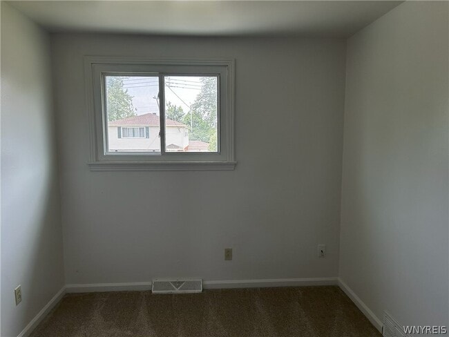 Photo - 210 Meadowlawn Rd