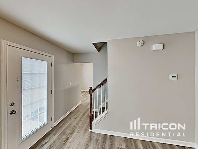 Photo - 725 Jack Russell Ct