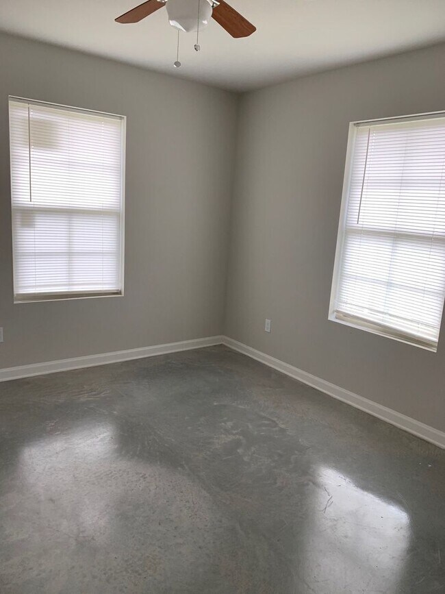 Photo - 6125 Mark Lebleu Rd Unidad 6125 Mark Lebleu Road- 2