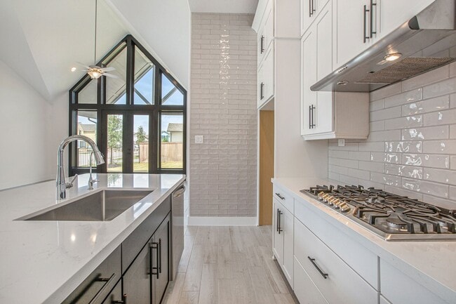 Building Photo - 15018 Bonham Shore Dr