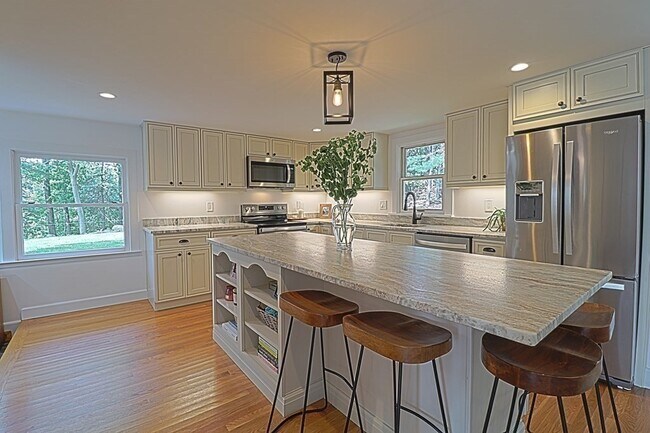 Photo - 113 Central St