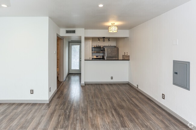 Studio - 500SF