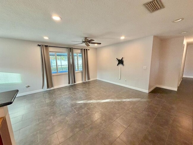 Photo - 653 Sherwood Dr