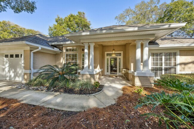 Photo - Ocean Village, 3 bed, 2 bath, FULLY furnished home! Walk to the Beach!