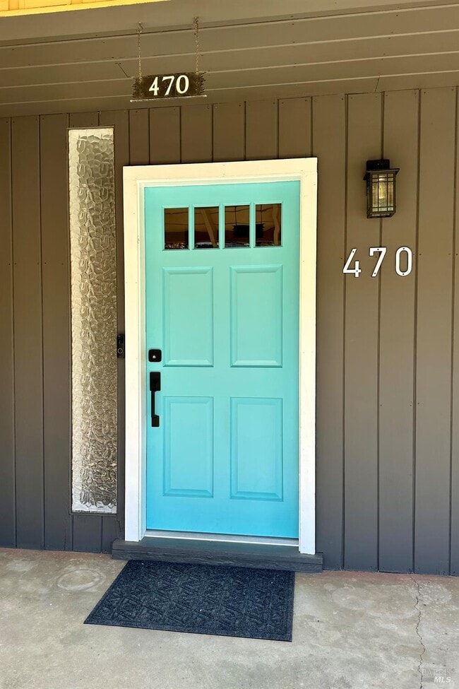 Photo - 470 College Ave