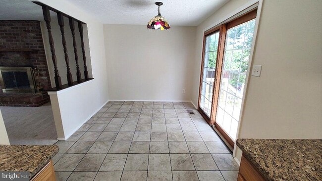 8638 Saxon Cir