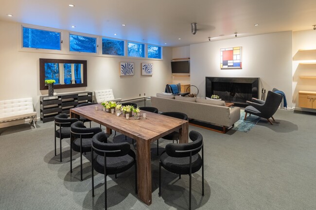 Photo - 506 W Hallam St