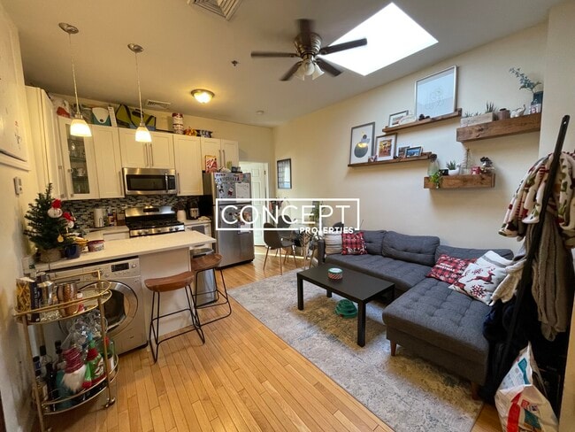 Photo - 243 Northampton St Unit 4