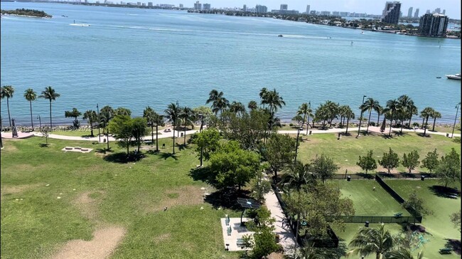 Building Photo - 1900 N Bayshore Dr Unit 3311 Rental