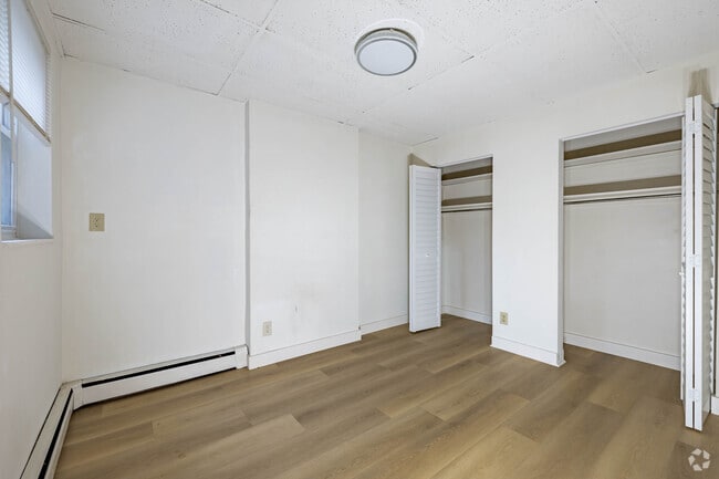 Interior Photo - 2162 Stratford Ave