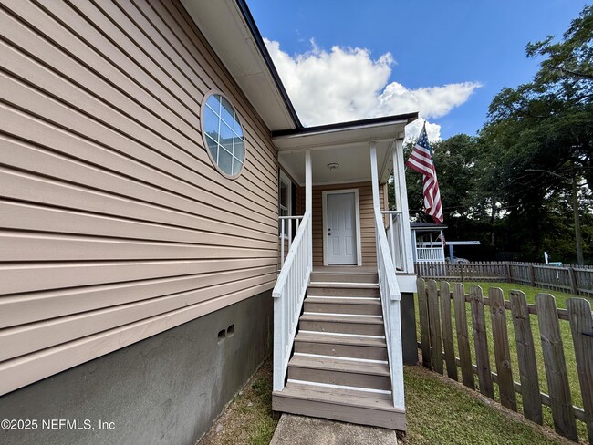 Photo - 2165 Sheridan St