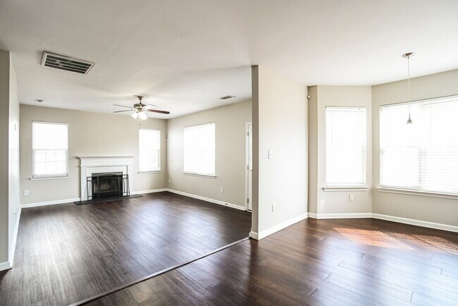 Photo - 3313 Valerie Dr