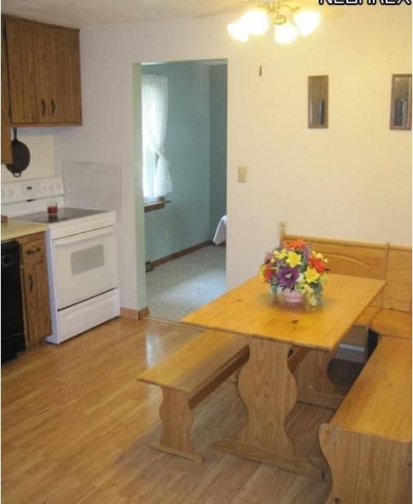 Photo - 297 Maylawn Ave