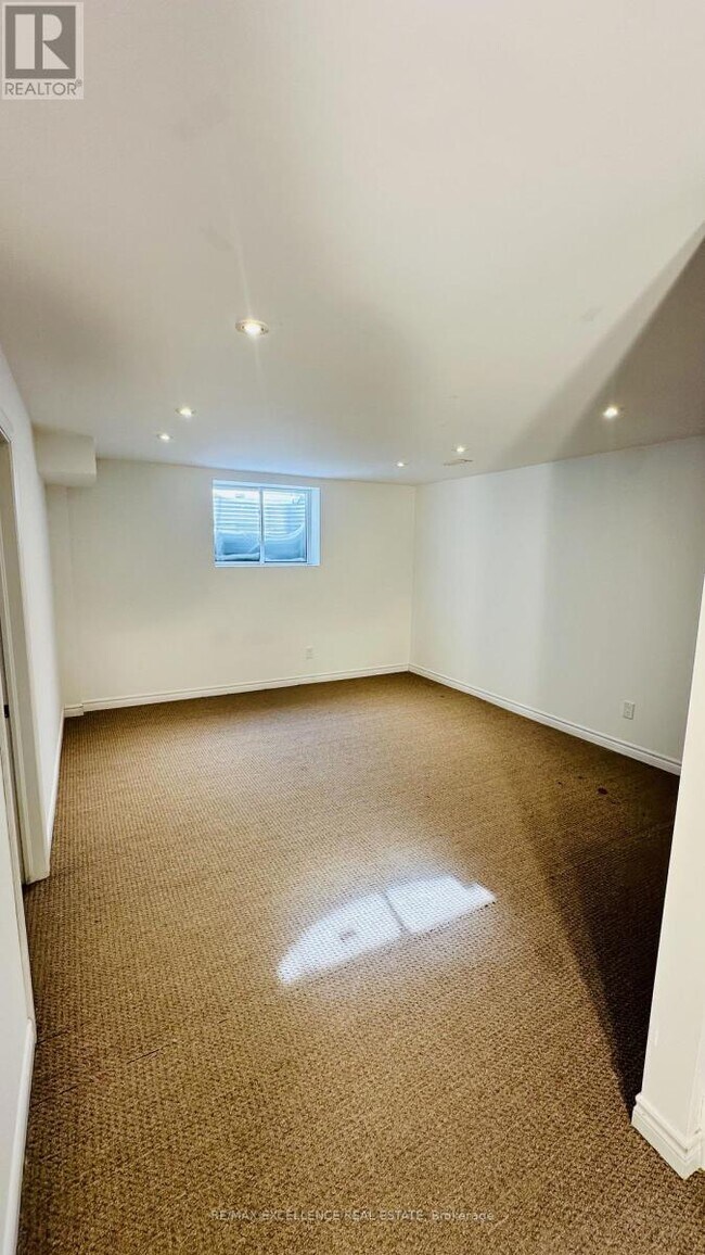 Photo - 57 Creek Ridge St