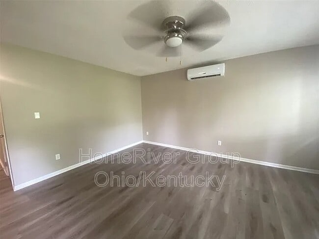 Photo - 3005 Seneca St