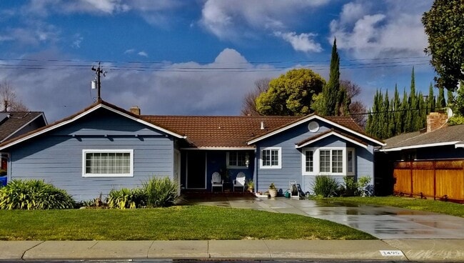 Building Photo - CAMPBELL (Dry Creek/Pruneyard neighborhood) HOME FOR RENT - $5,500/mo includes landscaping