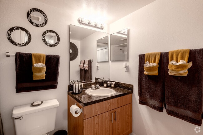 2BR, 2BA - 1,130SF - Second Bathroom