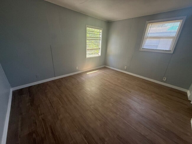 Photo - $300 OFF FIRST MONTHS RENT MOVE-IN SPECIAL!!