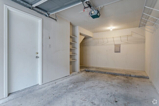 2BR, 2BA - 1123 SF B1 - Garage