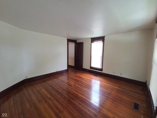 Photo - 408 S Main St