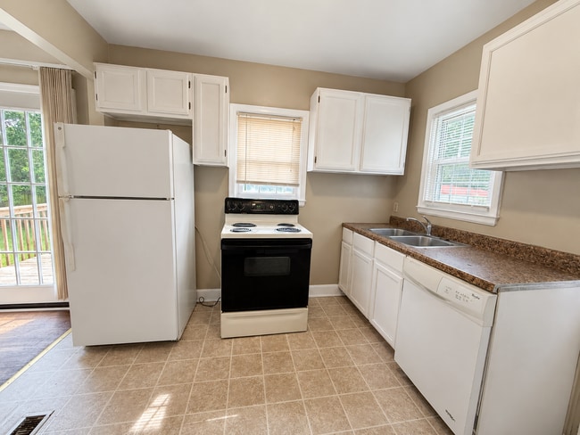 Photo - 430 Gibson Ave