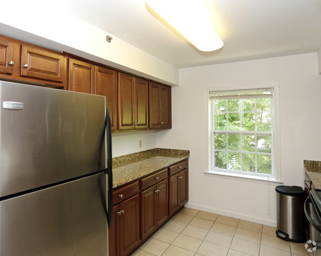 Riverview Court Apartments For Rent in Nutley, NJ