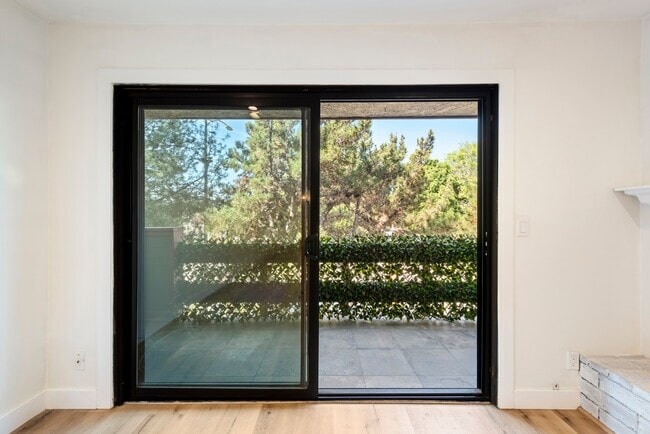 Photo - 4524 Tujunga Ave Unidad 4524 Tujunga Ave