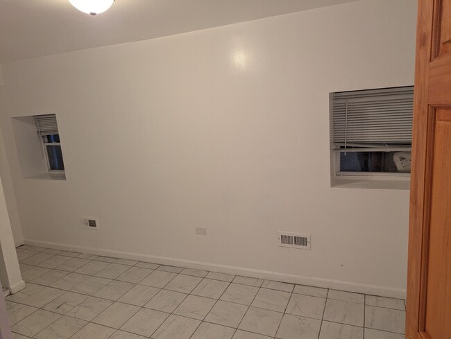 15 - 1318 S Kolin Ave Unidad BSMT