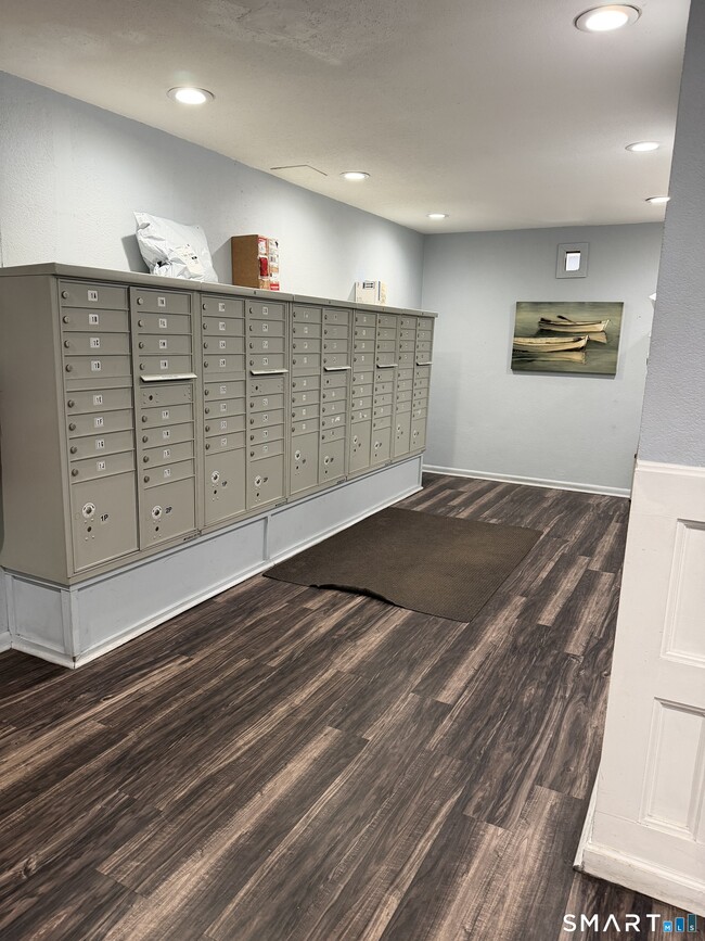 Photo - 70 Farmington Ave