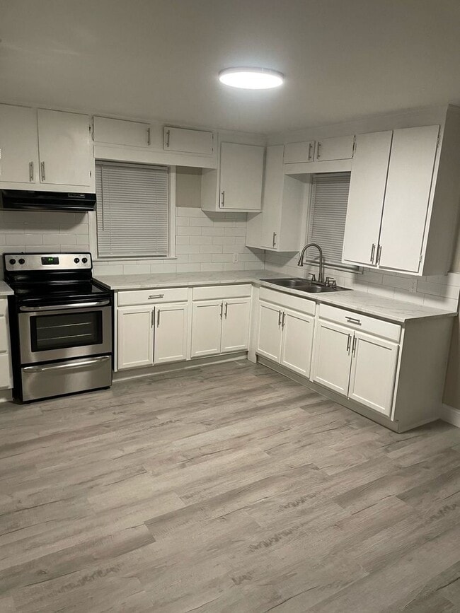 1602 E 23rd St