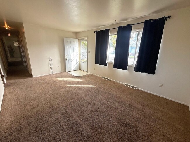 Photo - 3 Bedroom House w/ Garage