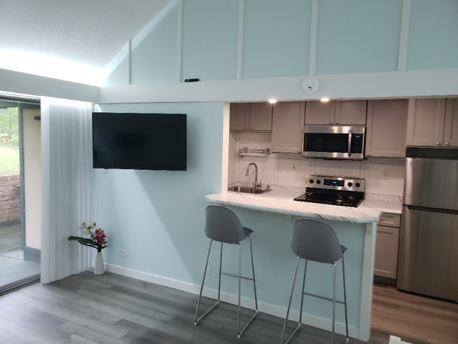 Photo - 115 Fairway Ave