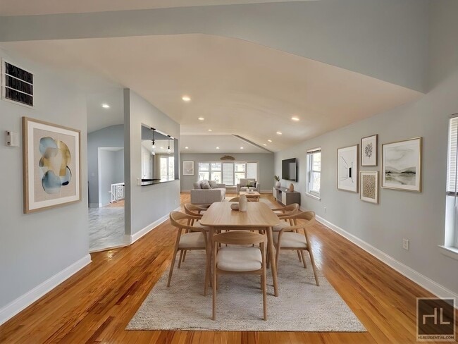 Photo - JEFFERSON AVENUE Unit 2