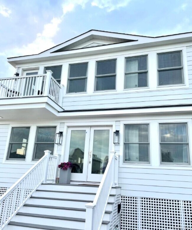 800 Dune Rd