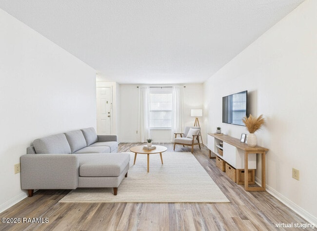 Photo - 114 Country Ln