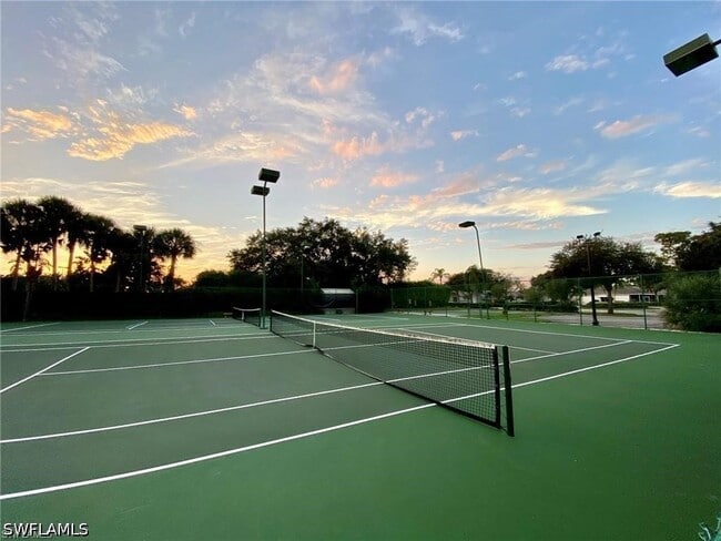 Photo - 25735 Lake Amelia Way Unidad 203