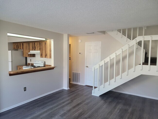 Photo - FOR RENT!! CUTE AND COZY WITH GARAGE... RECENLTY UPDATED