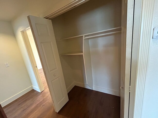 Photo - 829 E Bush St