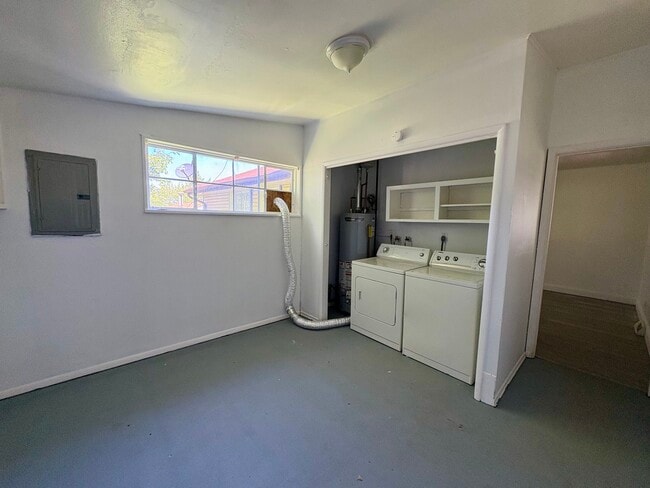 Photo - 5547 Holborn Dr