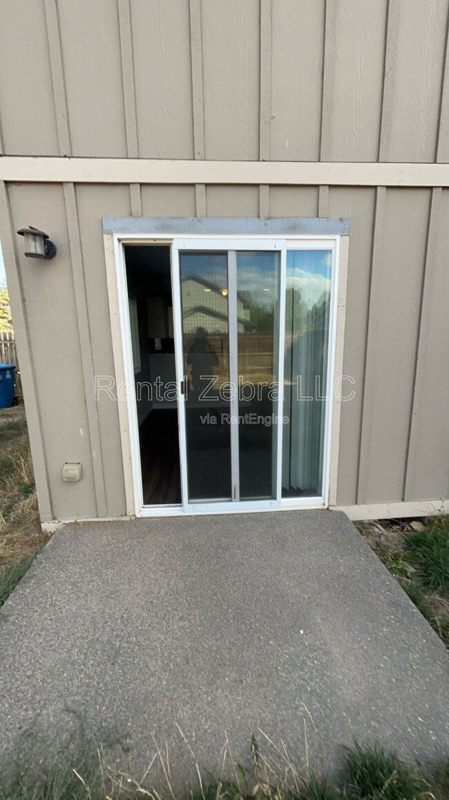 Photo - 855 NE Larch Ave