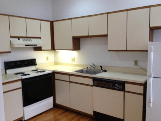 Photo - 7 Pembroke St Condo Unit 1