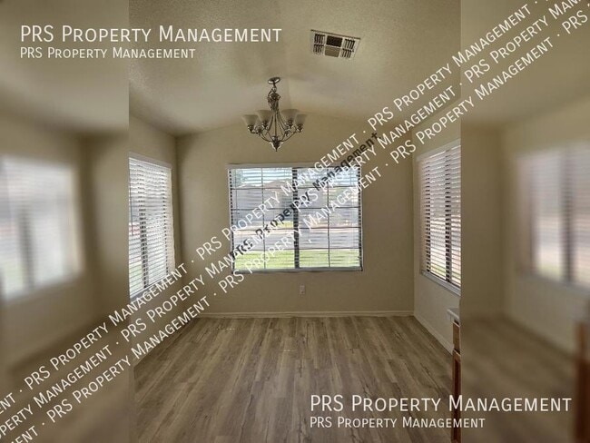 Photo - 1744 E Robin Ln