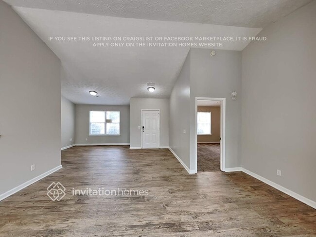 Photo - 186 Crestbend Ln