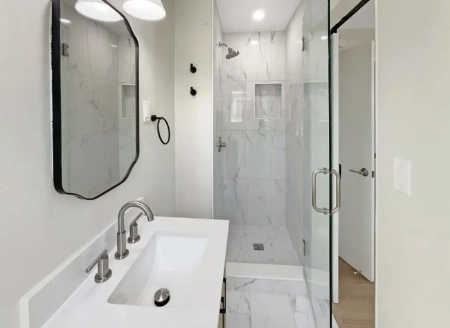 Photo - 4840 Piper St