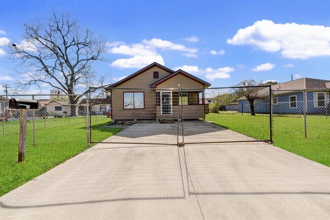 Photo - 809 4th St N Casa