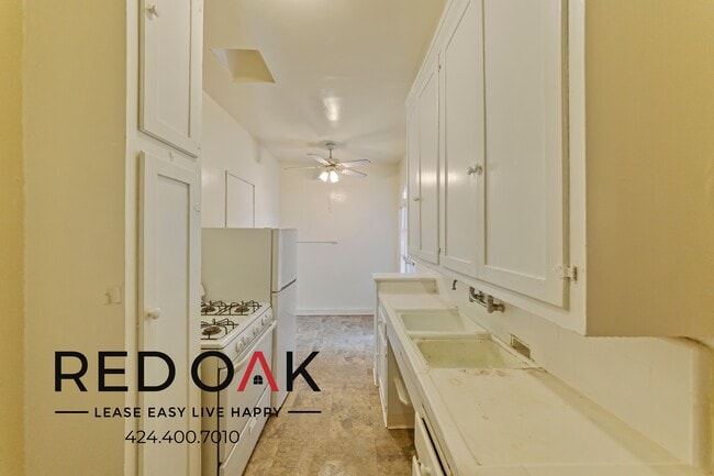 Photo - Stunning Studio with Vintage Charm, Custom... Unit 208