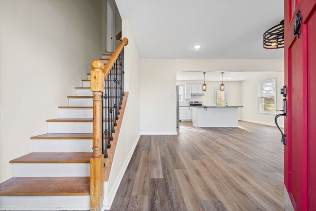 Photo - 564 Briarwood Dr