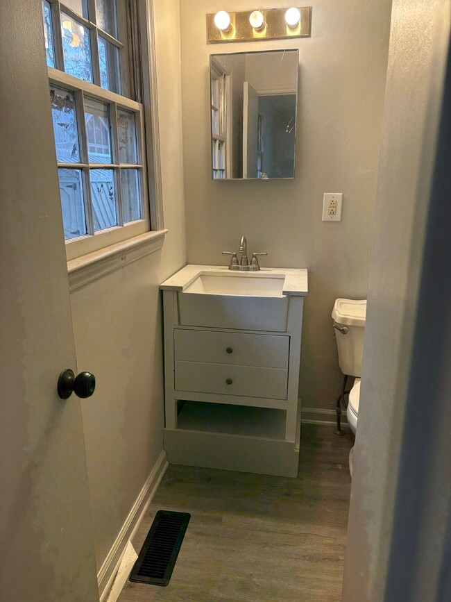 Photo - 37 Cedarvilla Dr