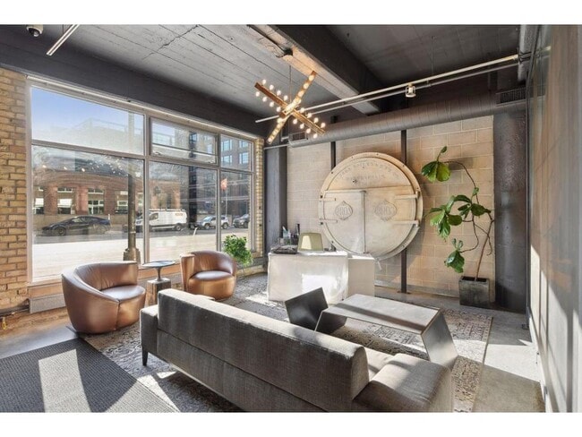 Photo - 700 N Washington Ave Unit 413