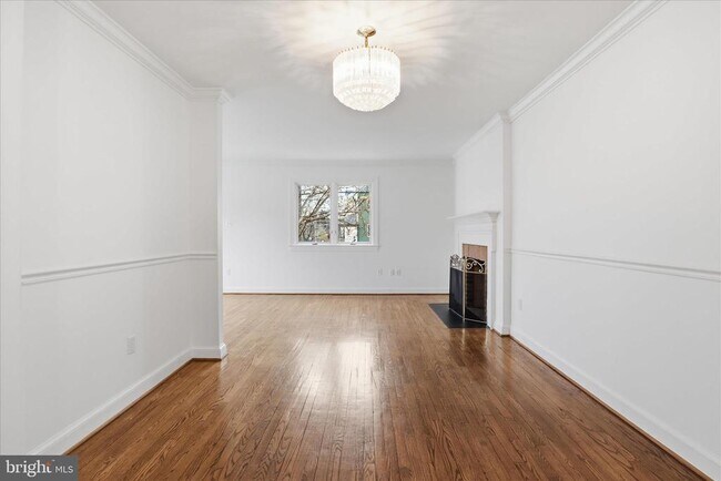 Photo - 218 E Marshall St